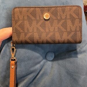 Michael Kors 6.25 x 3.5 Brown Monogram Wristlet Wallet Fits Iphone 6's